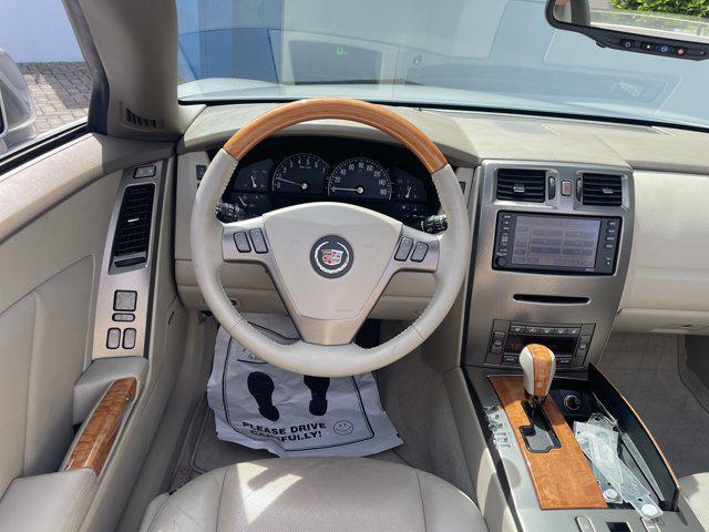 2005 Light Platinum Cadillac XLR