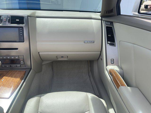2005 Light Platinum Cadillac XLR