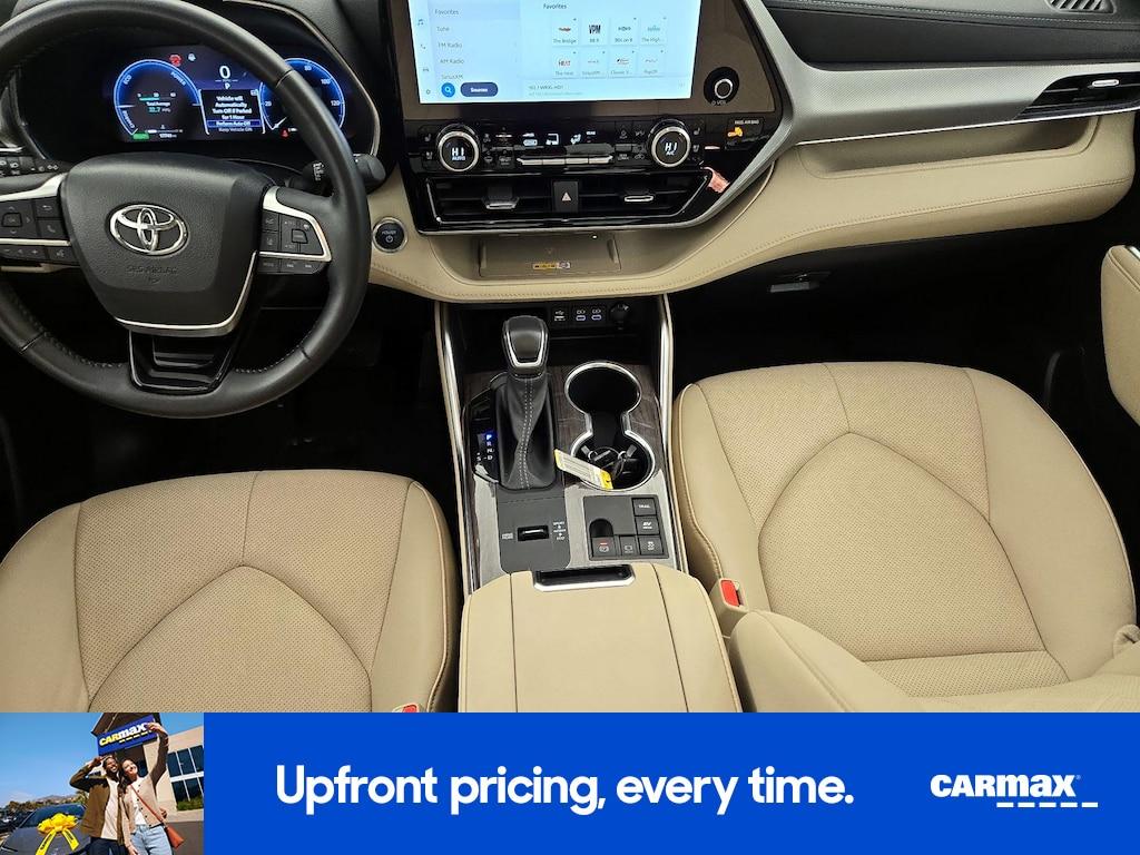 used 2024 Toyota Highlander Hybrid car, priced at $52,998