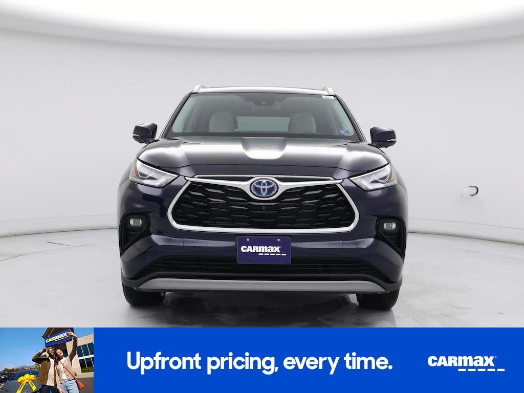 used 2024 Toyota Highlander Hybrid car, priced at $52,998