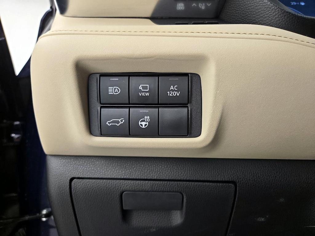 used 2024 Toyota Highlander Hybrid car, priced at $52,998