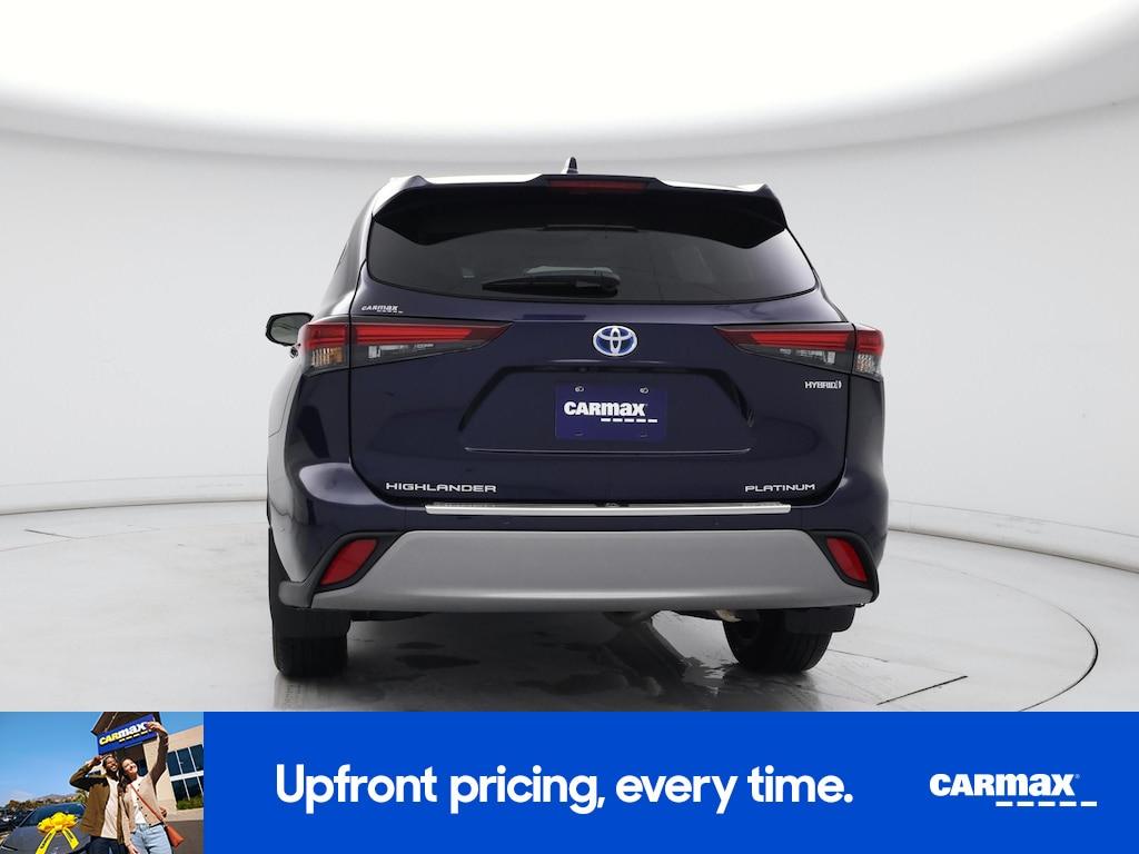 used 2024 Toyota Highlander Hybrid car, priced at $52,998