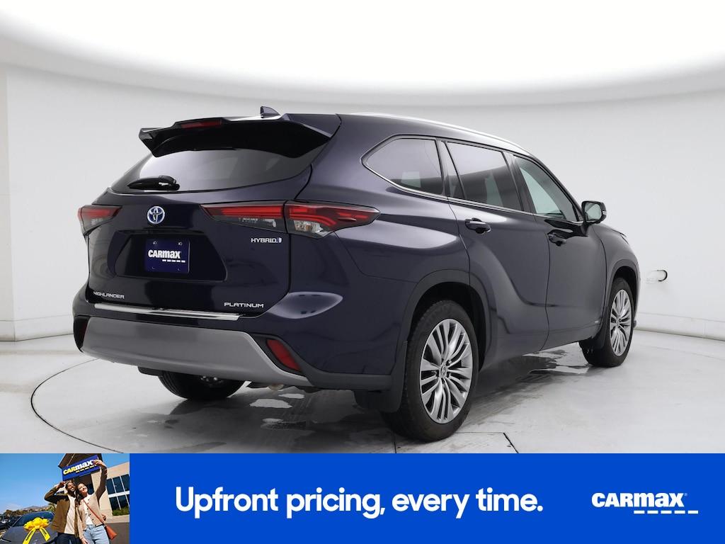 used 2024 Toyota Highlander Hybrid car, priced at $52,998