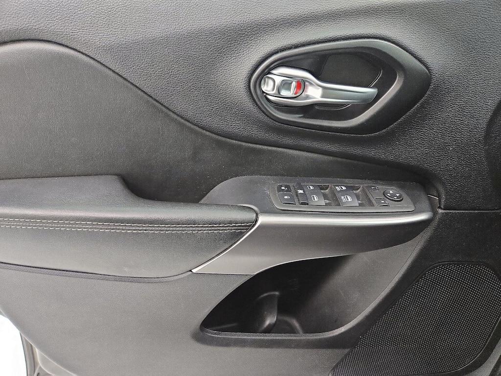 used 2022 Jeep Cherokee car, priced at $23,998