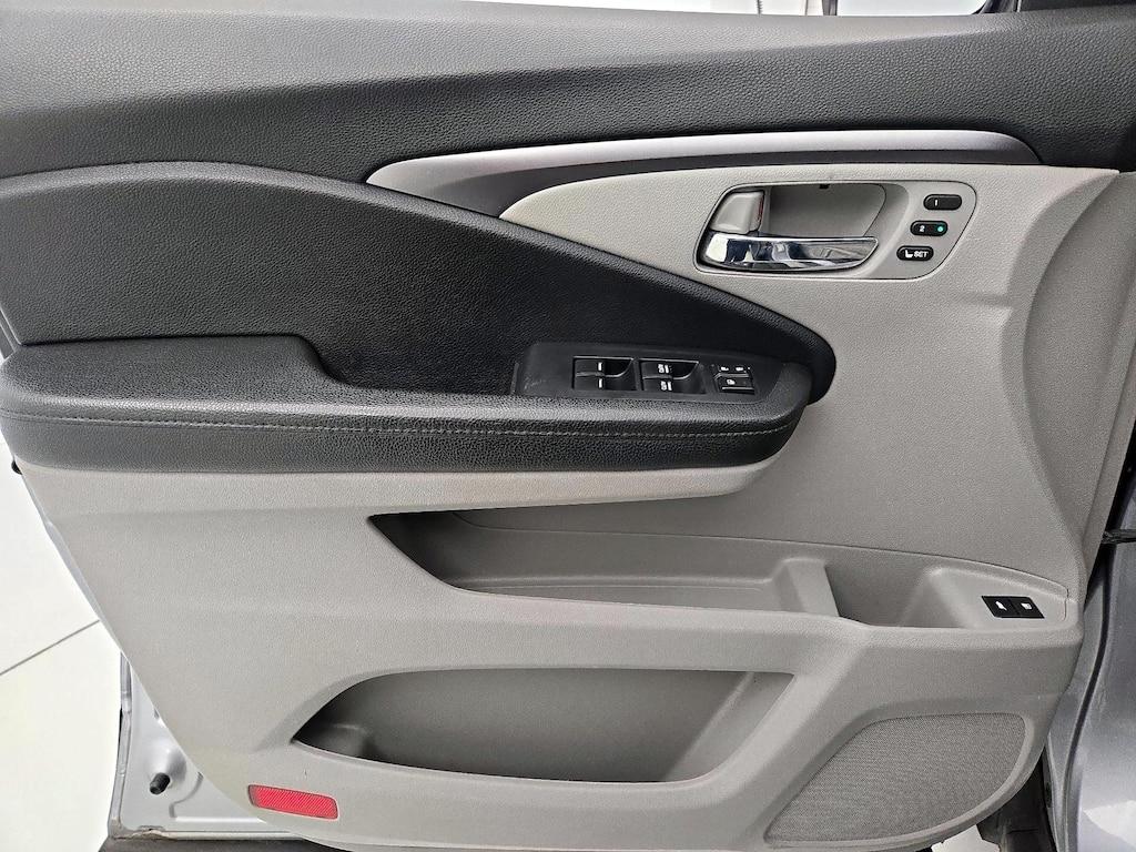 used 2022 Honda Pilot car, priced at $30,998