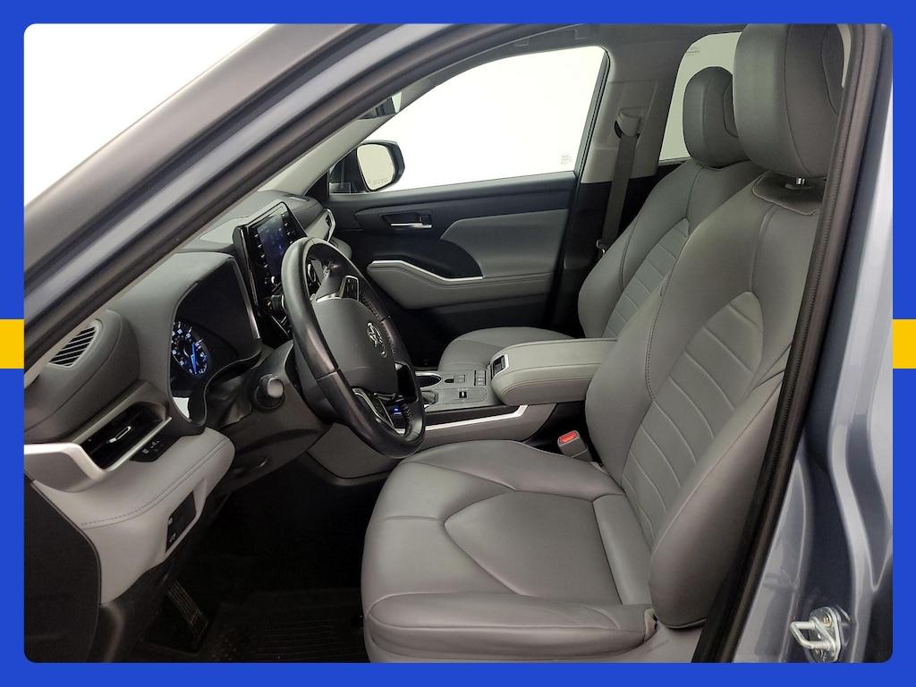 used 2021 Toyota Highlander Hybrid car, priced at $37,998