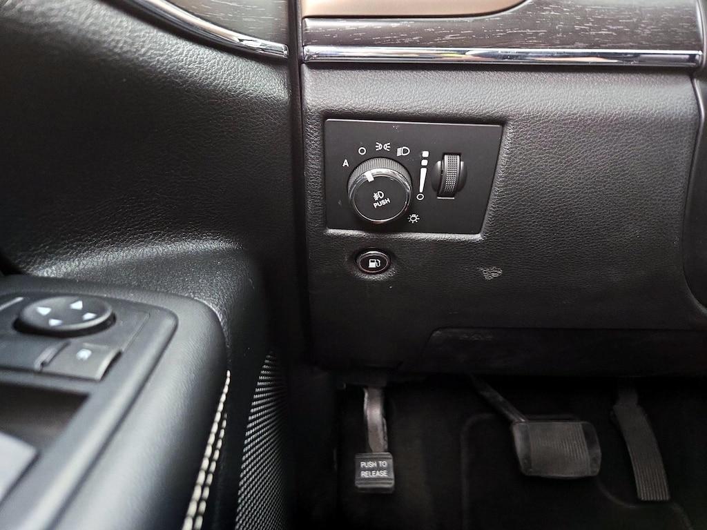 used 2015 Jeep Grand Cherokee car, priced at $14,998