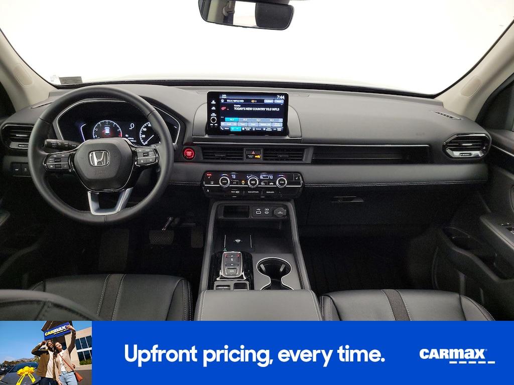 used 2025 Honda Pilot car, priced at $41,998