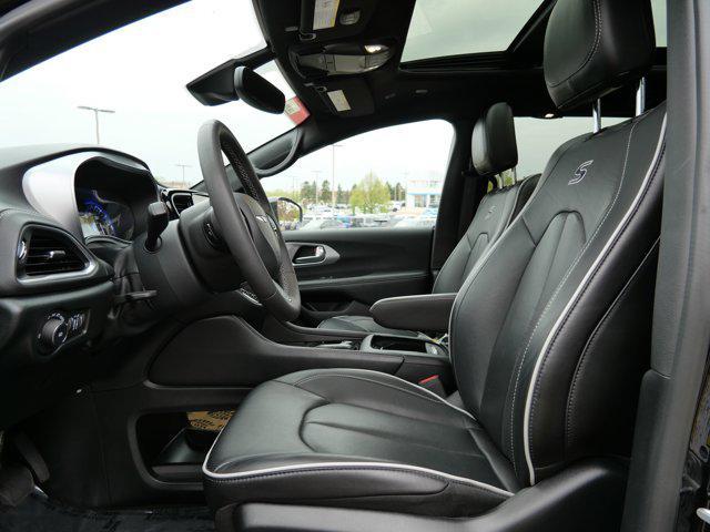 used 2025 Chrysler Pacifica car, priced at $34,499