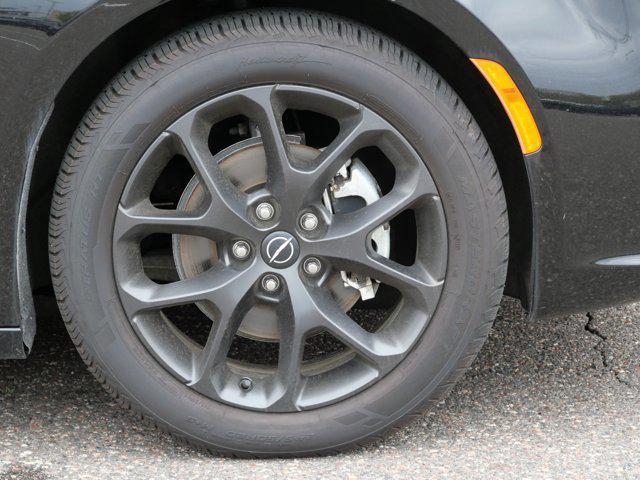 used 2025 Chrysler Pacifica car, priced at $34,499
