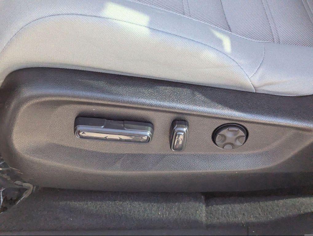 used 2022 Honda CR-V car, priced at $27,604