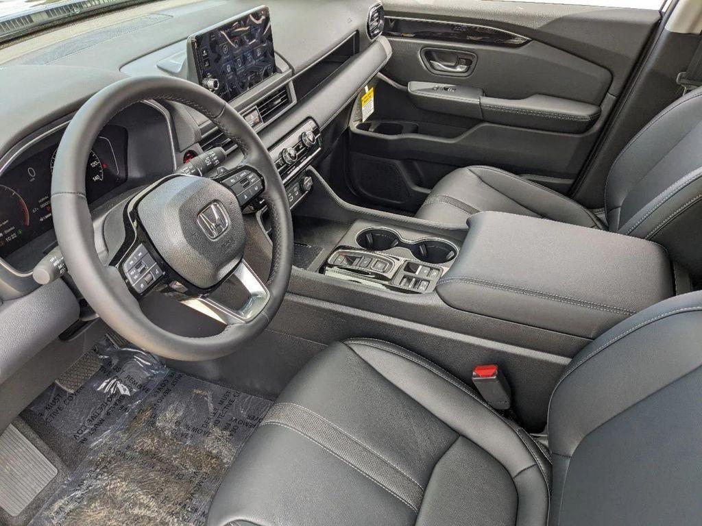new 2025 Honda Pilot car, priced at $46,203