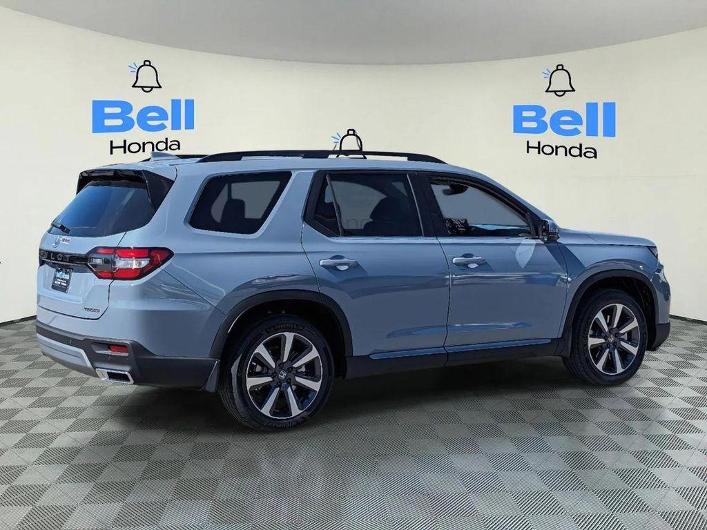 new 2025 Honda Pilot car, priced at $46,203