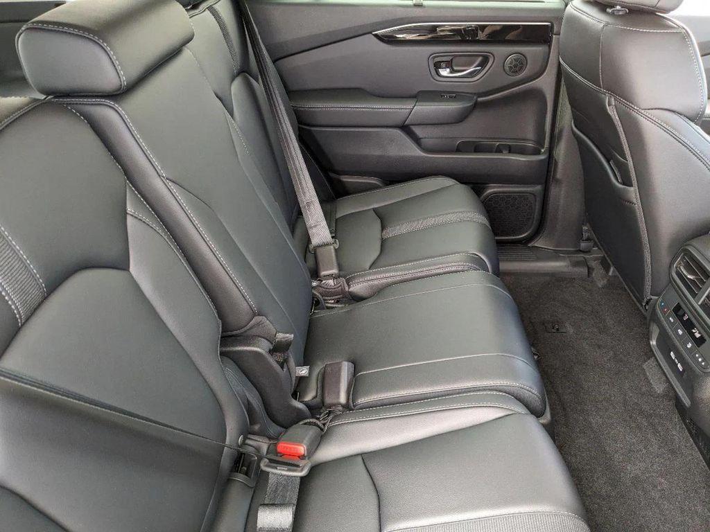 new 2025 Honda Pilot car, priced at $46,203