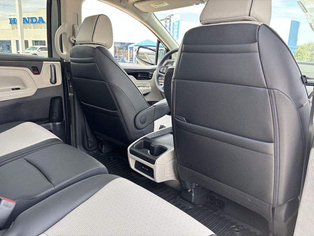 new 2026 Honda Odyssey car, priced at $50,883