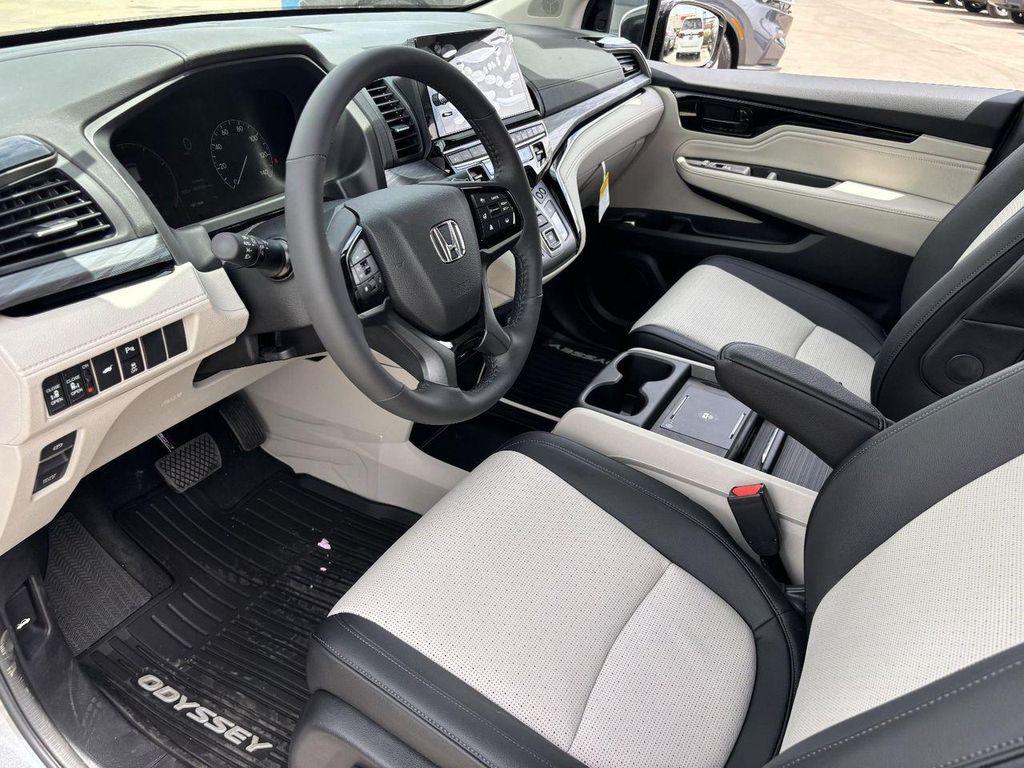new 2026 Honda Odyssey car, priced at $50,883