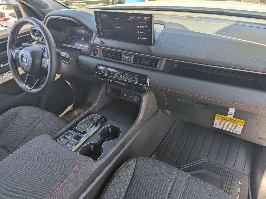 new 2026 Honda Pilot car, priced at $44,557