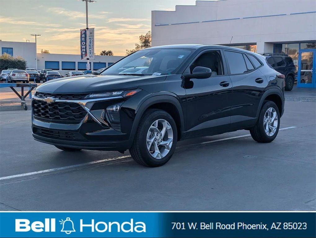 used 2025 Chevrolet Trax car, priced at $18,817