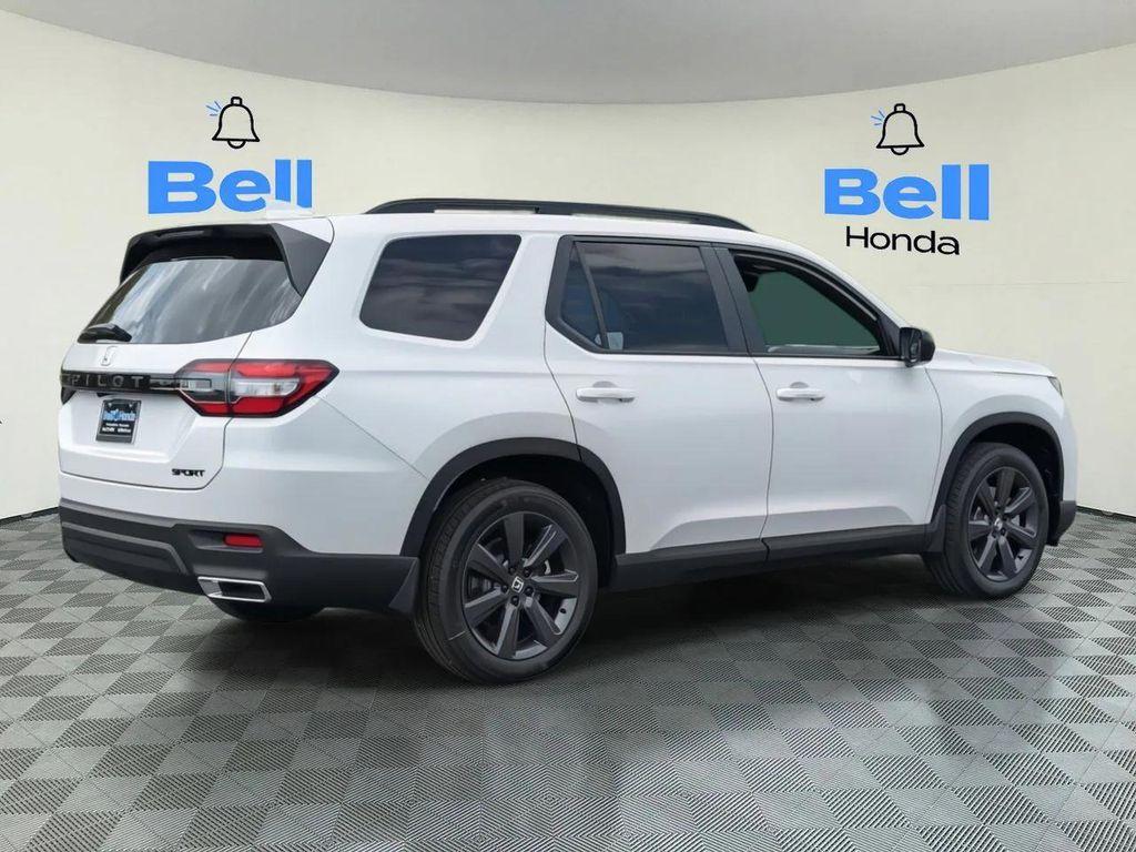 new 2025 Honda Pilot car, priced at $40,616