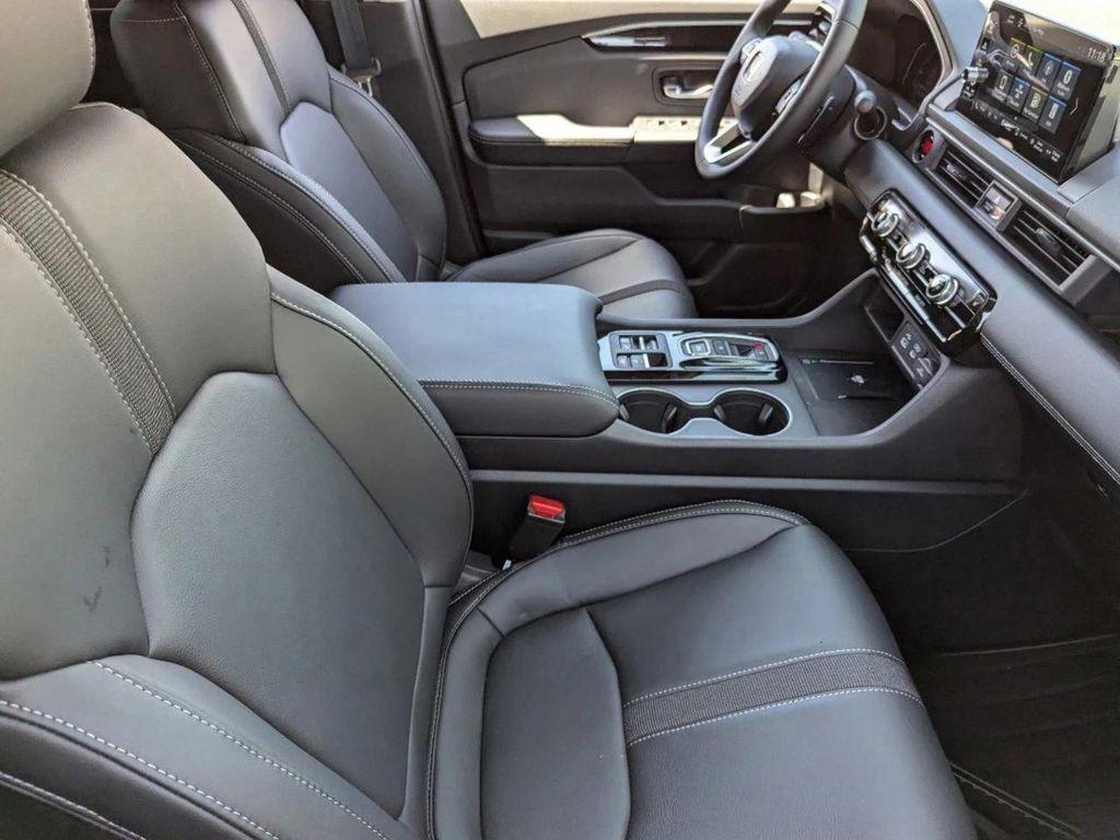 new 2025 Honda Pilot car, priced at $45,670