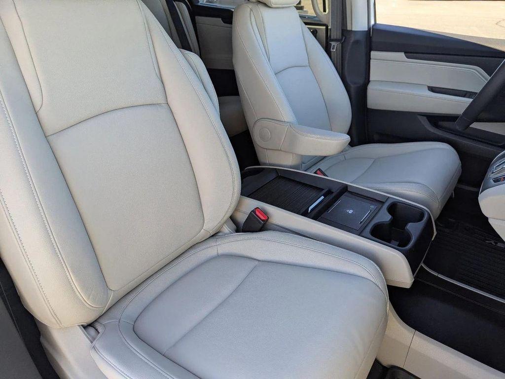 new 2026 Honda Odyssey car, priced at $43,512