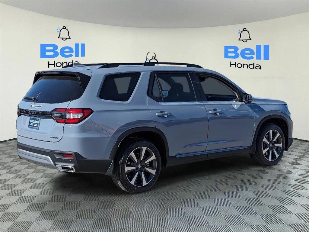 new 2025 Honda Pilot car, priced at $48,161