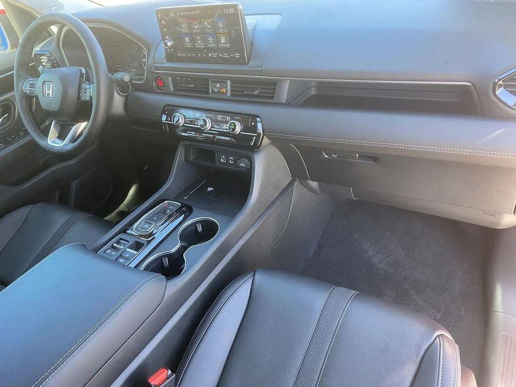 new 2025 Honda Pilot car, priced at $48,161