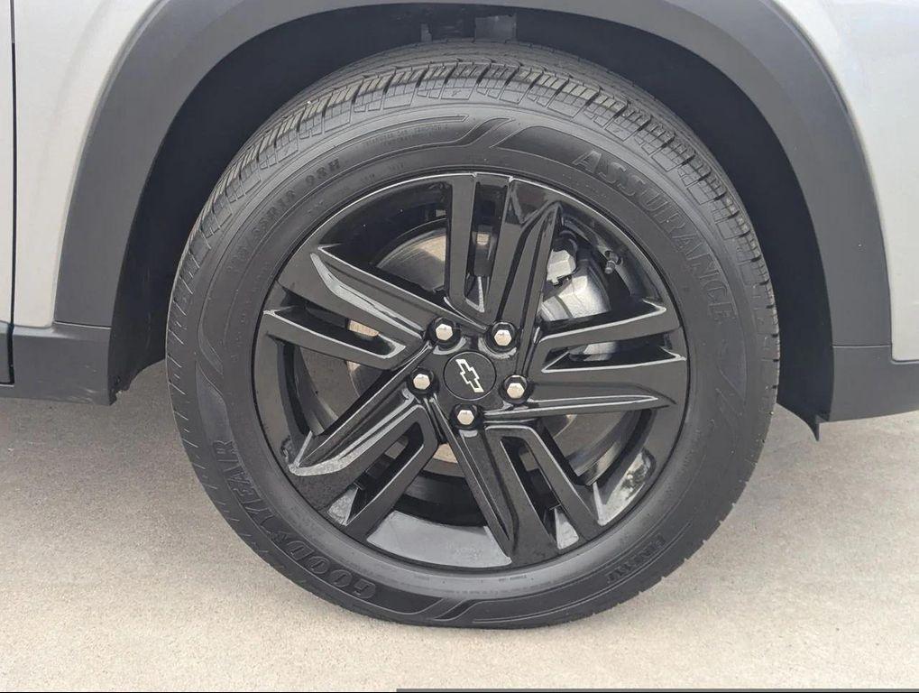 used 2025 Chevrolet Trax car, priced at $21,586