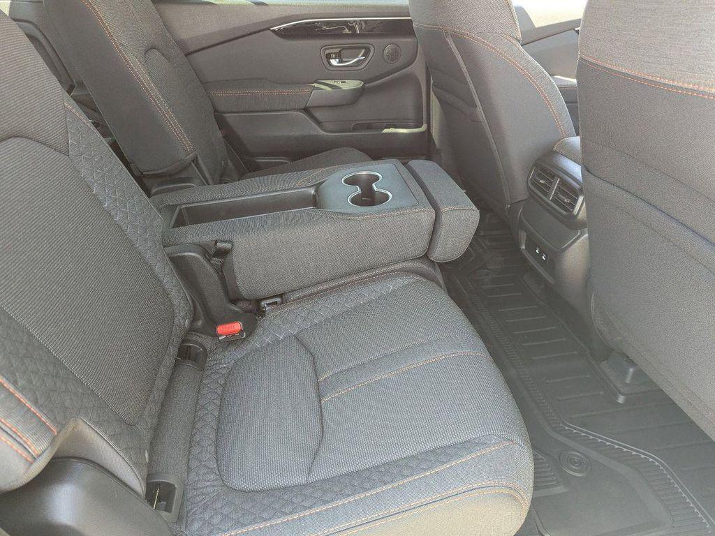 new 2026 Honda Pilot car, priced at $44,557