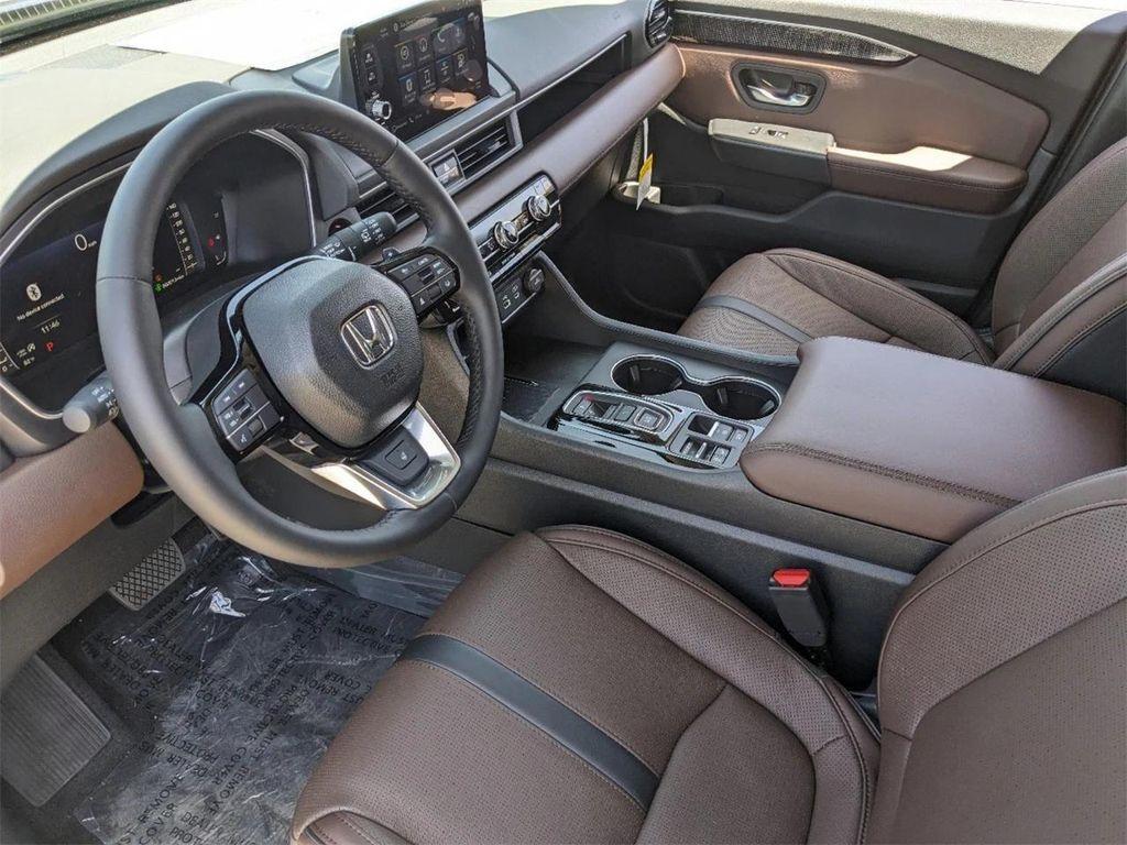 new 2025 Honda Pilot car, priced at $51,137