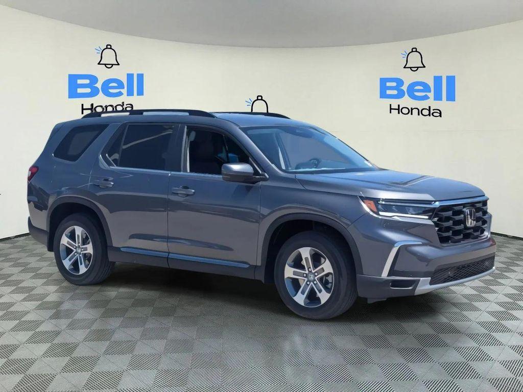new 2025 Honda Pilot car, priced at $44,696