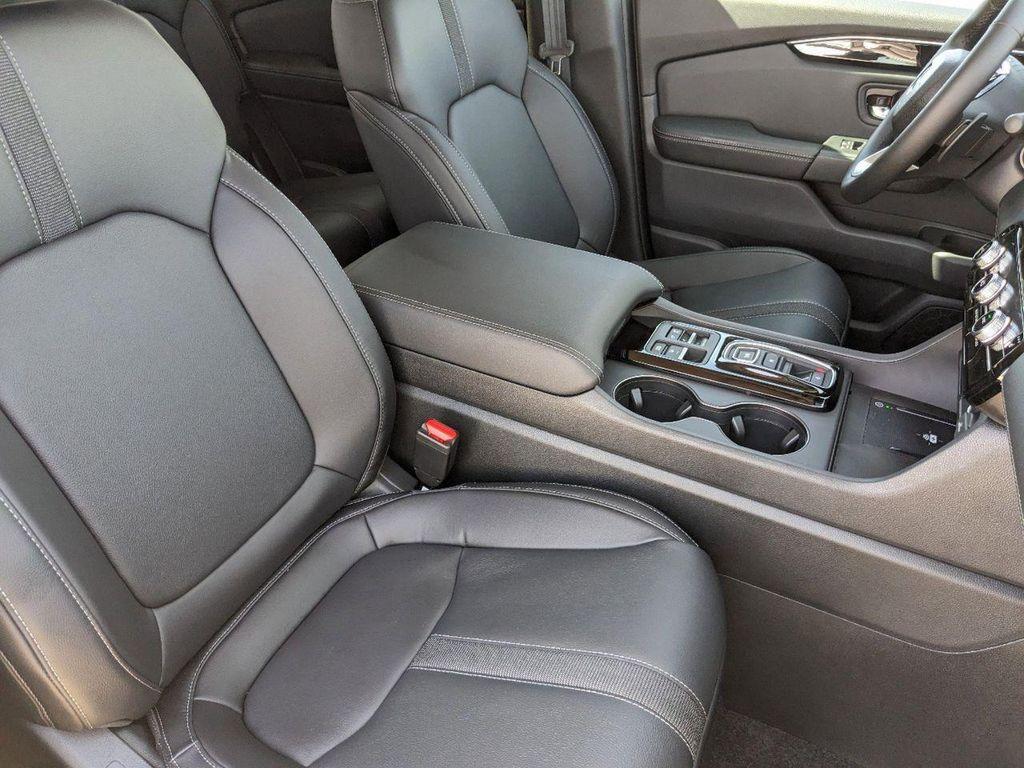 new 2025 Honda Pilot car, priced at $44,696