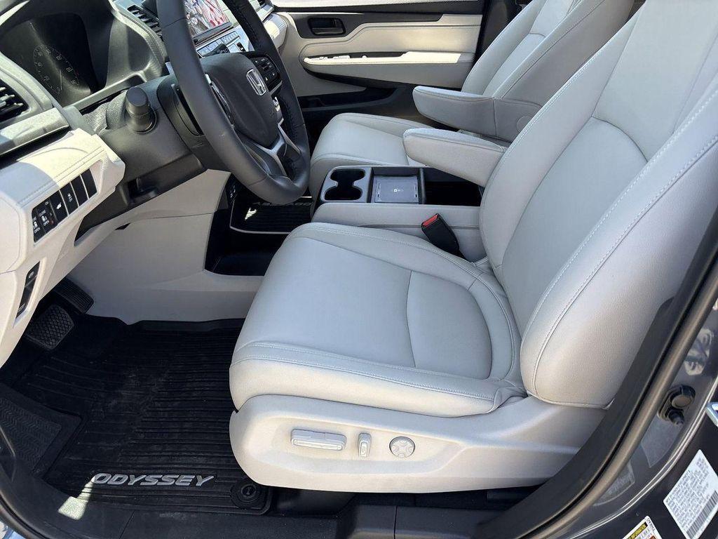 new 2026 Honda Odyssey car, priced at $42,484