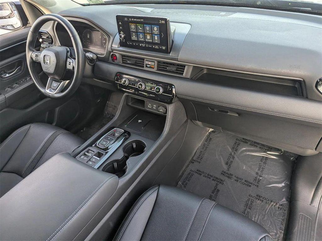 used 2023 Honda Pilot car, priced at $35,963