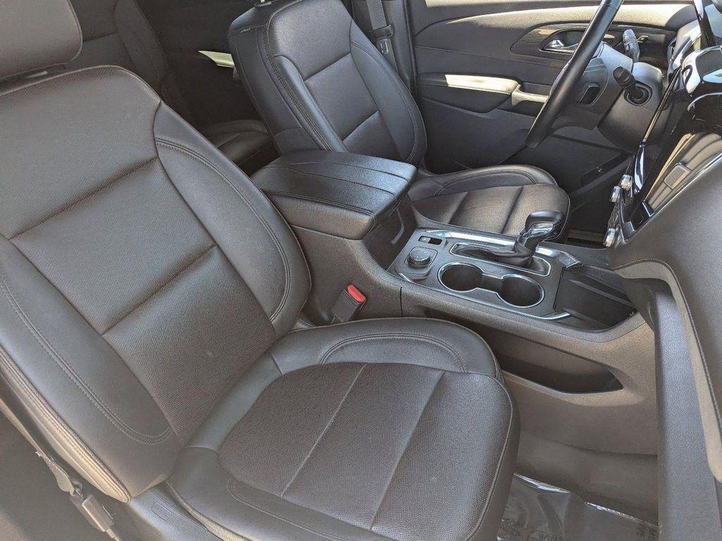 used 2023 Chevrolet Traverse car, priced at $31,619