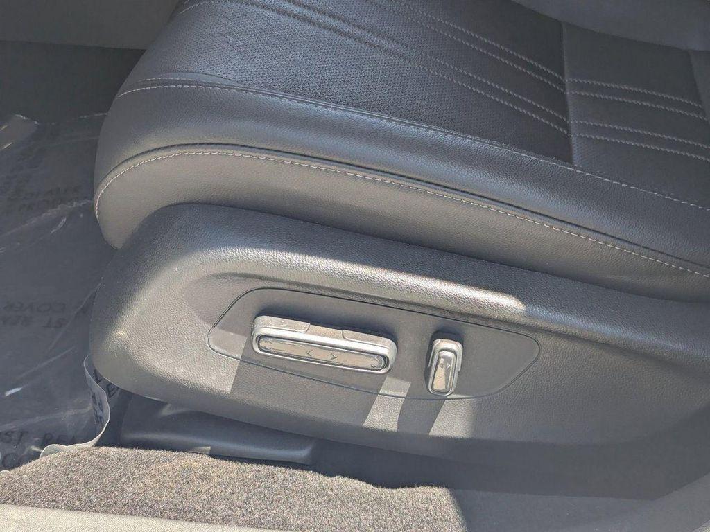 used 2025 Honda HR-V car, priced at $27,224