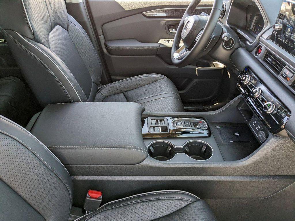 new 2025 Honda Pilot car, priced at $51,137