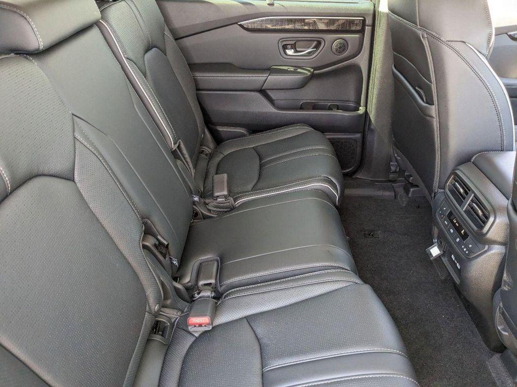 new 2025 Honda Pilot car, priced at $51,137