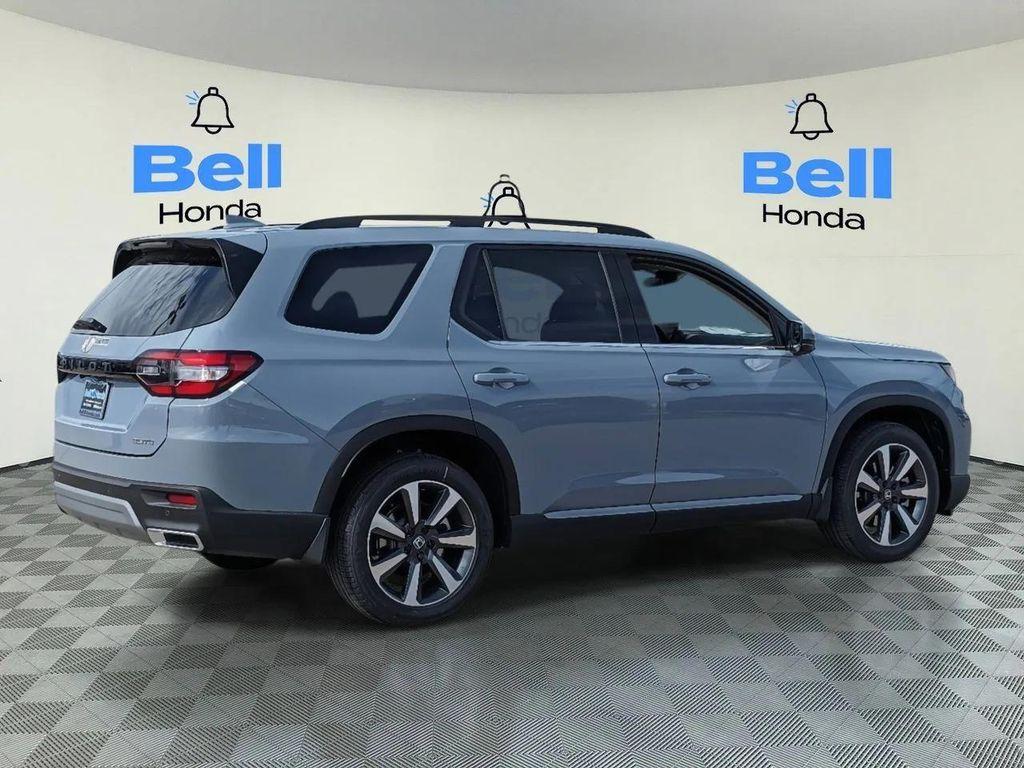 new 2025 Honda Pilot car, priced at $51,137