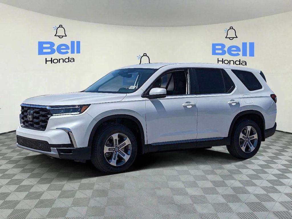 new 2025 Honda Pilot car, priced at $45,123
