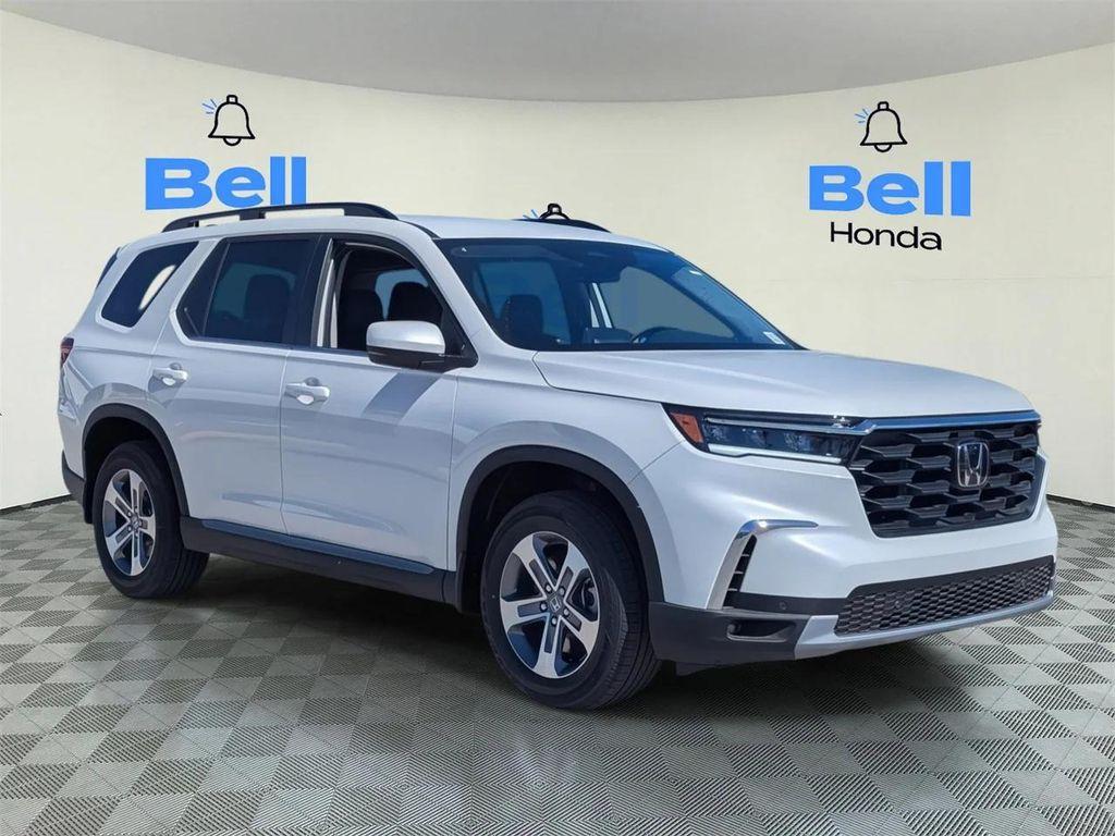 new 2025 Honda Pilot car, priced at $45,670