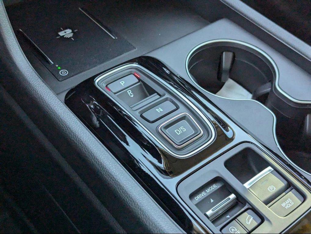 new 2025 Honda Pilot car, priced at $45,670