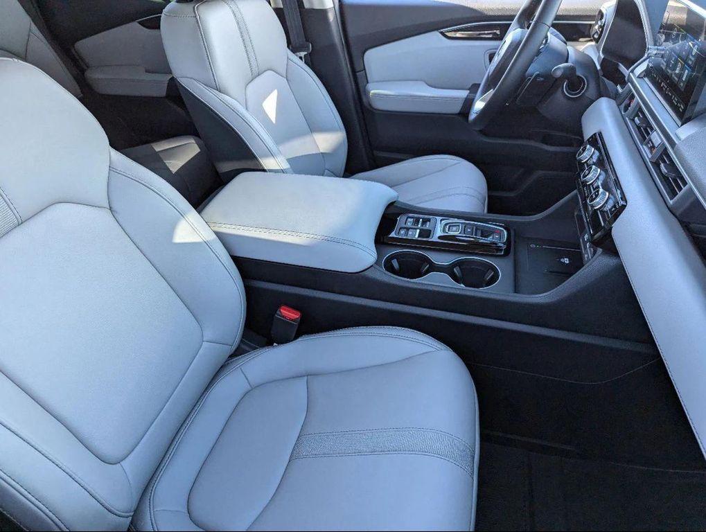 new 2025 Honda Pilot car, priced at $45,670