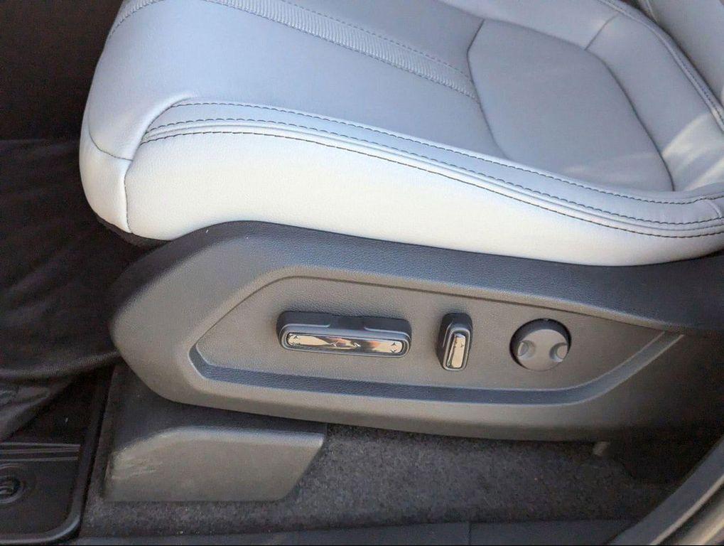 new 2025 Honda Pilot car, priced at $45,670