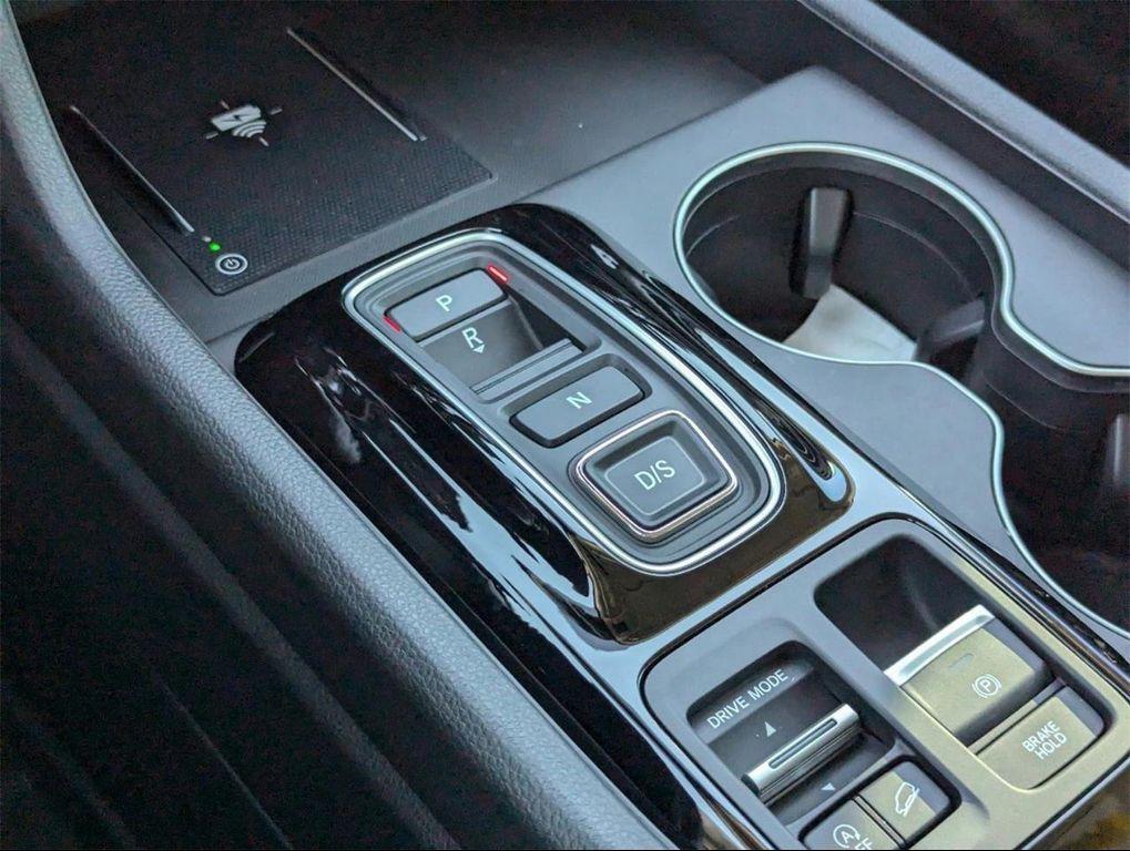 new 2025 Honda Pilot car, priced at $45,670