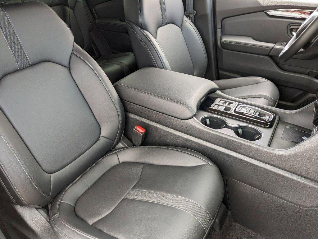 new 2025 Honda Pilot car, priced at $46,203