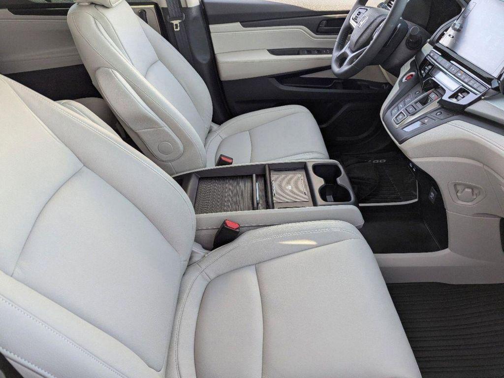 new 2026 Honda Odyssey car, priced at $42,038