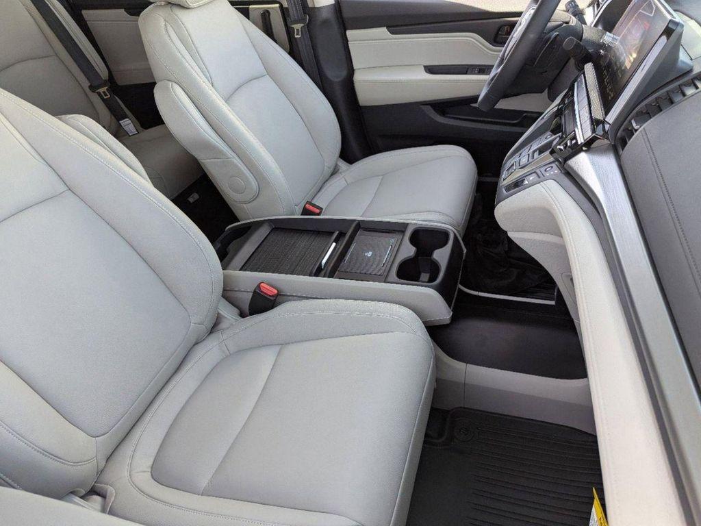 new 2026 Honda Odyssey car, priced at $42,038