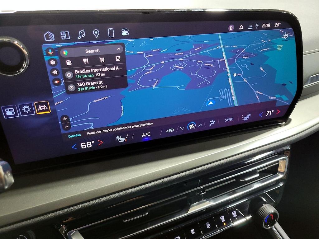 used 2025 Chevrolet Traverse car, priced at $37,998