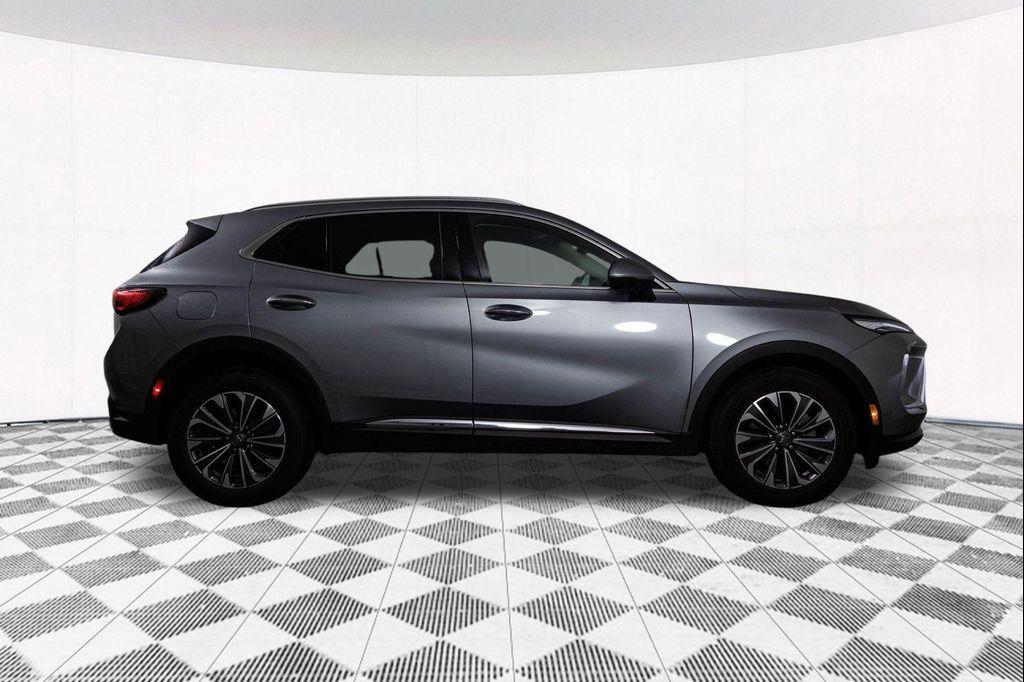 used 2025 Buick Envision car, priced at $29,397